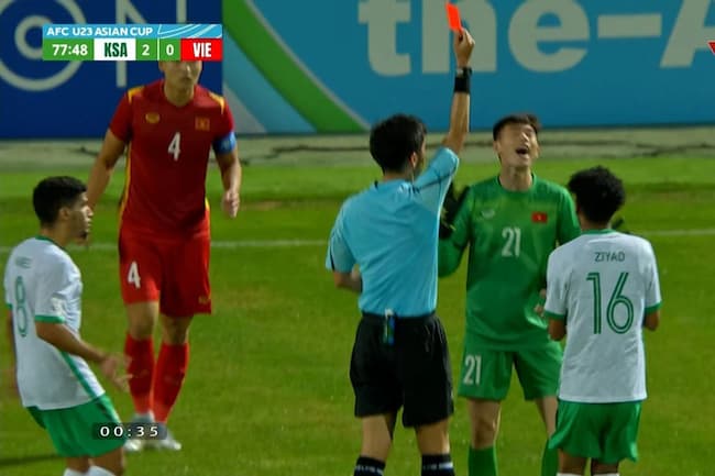Hậu quả của tấm thẻ đỏ